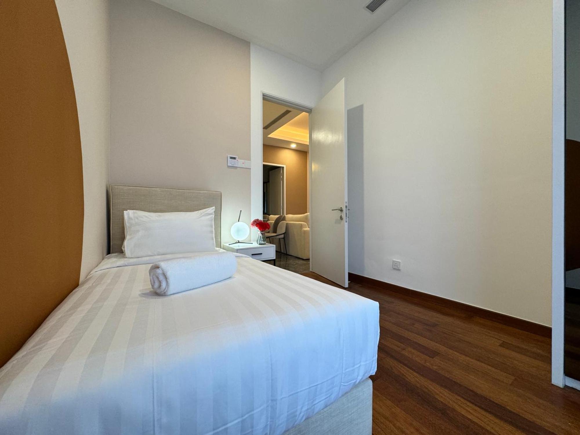 Royce Klcc Kuala Lumpur City Centre By Dormeo Destinations Bagian luar foto